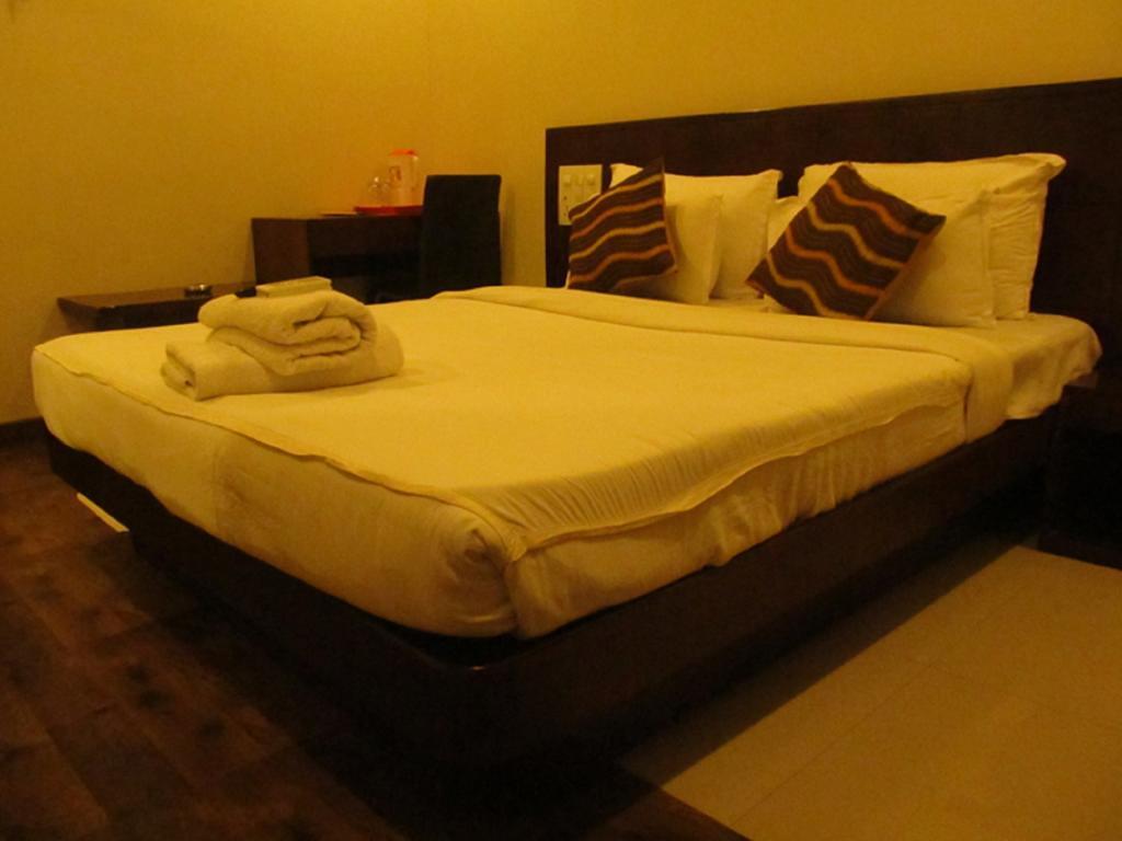 Hotel Sai Regency Даман Номер фото
