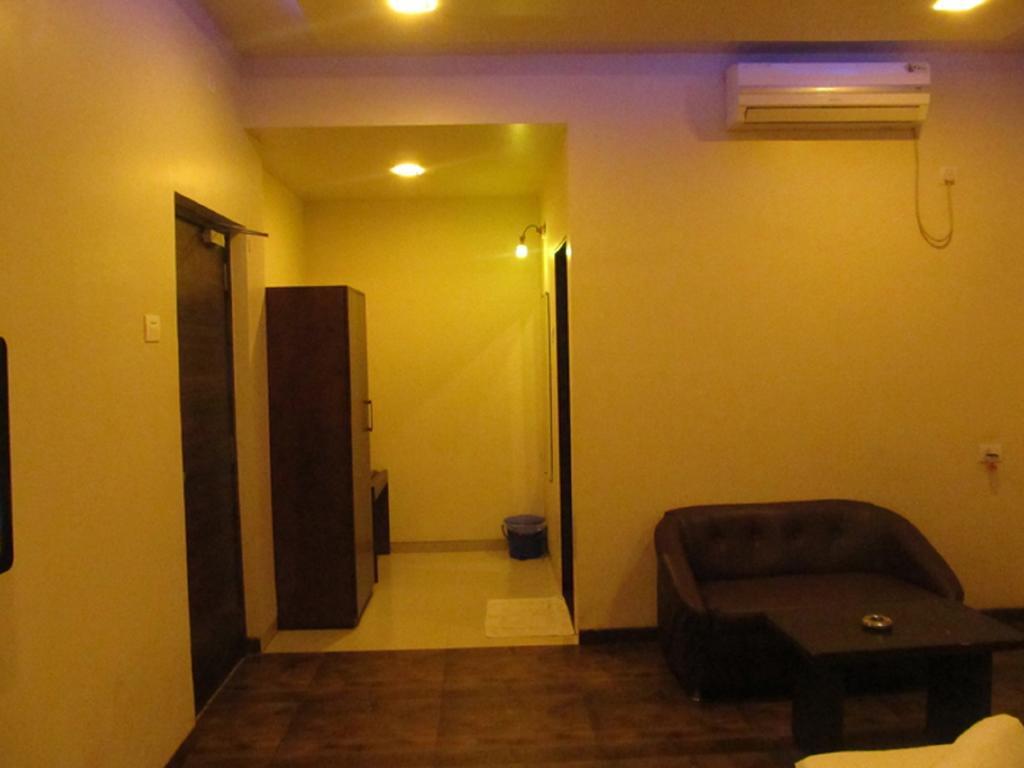 Hotel Sai Regency Даман Номер фото